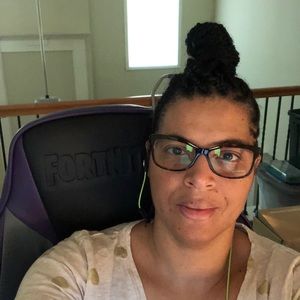 Meet your Posher, Deborah